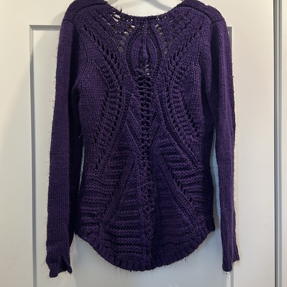 Purple Knit Sweater with detailed back - Picture 4 of 4